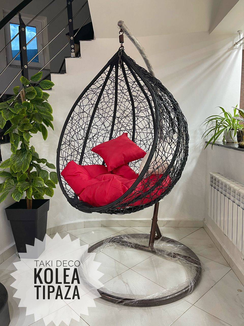 Chaise en osier détachable élégante et décontractée pour jardin avec coussin et support